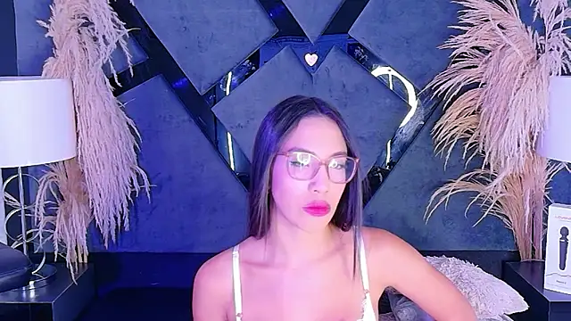 KylieWhite online show from 3, 11, 2025