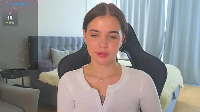 adrianawow1 online show from 4, 10, 2025