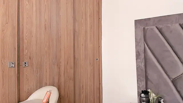 Snapshot of nataliee_foster chatting on 12, 3, 2025 nataliee foster online show from 12, 3, 2025