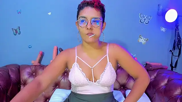 Kaira mosse online show from 18, 4, 2026