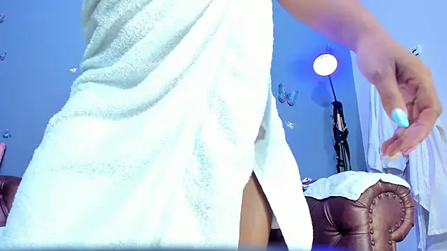 Kaira mosse online show from 14, 9, 2025