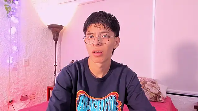 Snapshot of alexandersawyer chatting on 5, 3, 2025 alexandersawyer online show from 5, 3, 2025