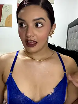 Melanyprada online show from 15, 12, 2025