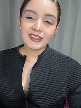 Melanyprada online show from 8, 4, 2026