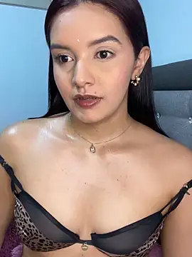 Melanyprada online show from 10, 5, 2026