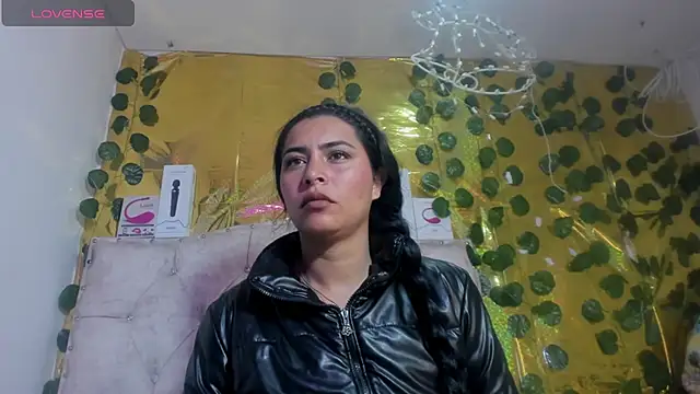 cristalconnorr online show from 14, 4, 2026