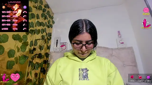 cristalconnorr online show from 1, 10, 2025