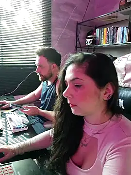 Snapshot of CoelhinhaGostosa chatting on 25, 11, 2025 CoelhinhaGostosa online show from 25, 11, 2025