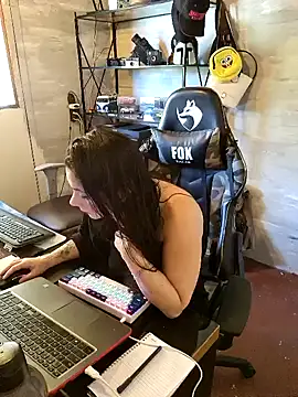 CoelhinhaGostosa online show from 13, 3, 2026