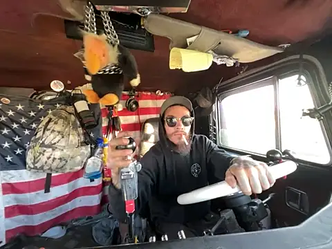 Snapshot of XMeF10 chatting on 24, 3, 2026 XMeF10 online show from 24, 3, 2026