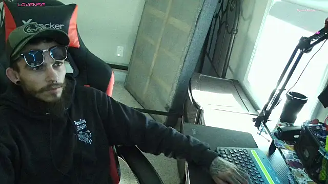 XMeF10 online show from 14, 2, 2025