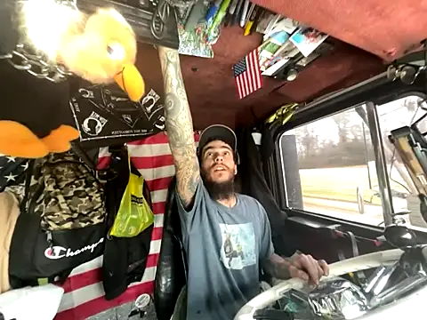 Snapshot of XMeF10 chatting on 5, 1, 2026 XMeF10 online show from 5, 1, 2026