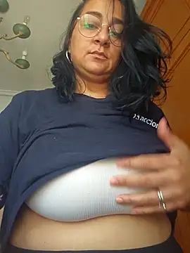 paulinaDiaz1 online show from 11, 5, 2026