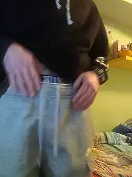 Snapshot of Davlupweed93 chatting on 4, 3, 2026 Davlupweed93 online show from 4, 3, 2026