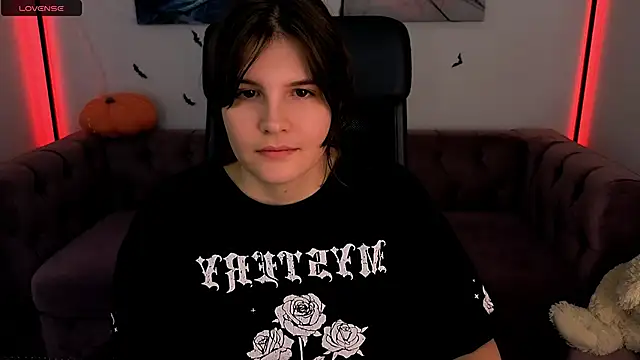 Snapshot of Ruyjin_Choi chatting on 23, 10, 2025 Ruyjin Choi online show from 23, 10, 2025