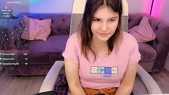 Snapshot of Ruyjin_Choi chatting on 13, 3, 2025 Ruyjin Choi online show from 13, 3, 2025