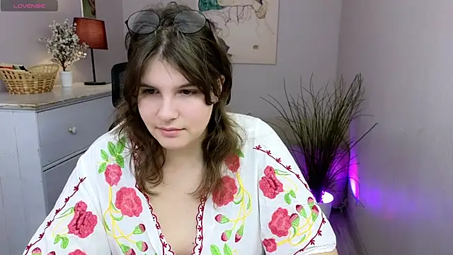 Snapshot of Ruyjin_Choi chatting on 18, 11, 2025 Ruyjin Choi online show from 18, 11, 2025