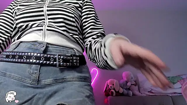 SweetieMollyy online show from 10, 11, 2025