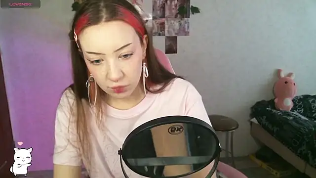 SweetieMollyy online show from 3, 3, 2025