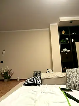 Snapshot of MichelleCara chatting on 2, 12, 2025 MichelleCara online show from 2, 12, 2025