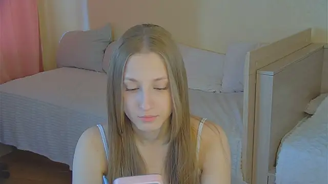 Snapshot of BritneyCruze chatting on 6, 5, 2026 BritneyCruze online show from 6, 5, 2026
