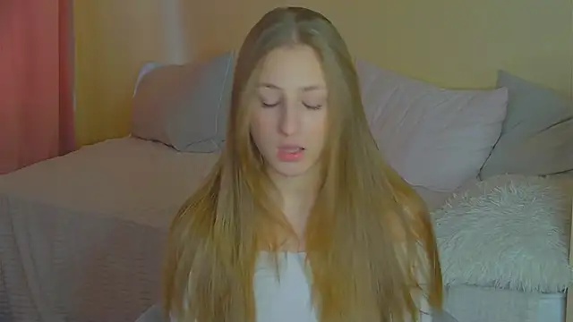 BritneyCruze online show from 13, 11, 2025