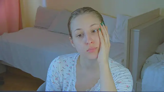 Snapshot of BritneyCruze chatting on 16, 5, 2026 BritneyCruze online show from 16, 5, 2026