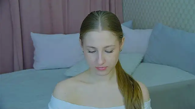 BritneyCruze online show from 9, 3, 2025