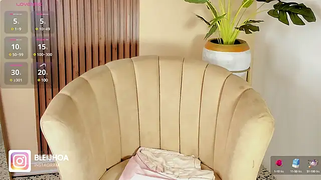 Snapshot of kenayfox chatting on 8, 2, 2025 kenayfox online show from 8, 2, 2025