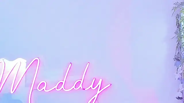 MaddyParisi online show from 8, 3, 2025