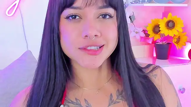 MaddyParisi online show from 5, 3, 2025