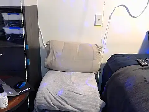 ChunkyMonkey007 online show from 22, 10, 2025