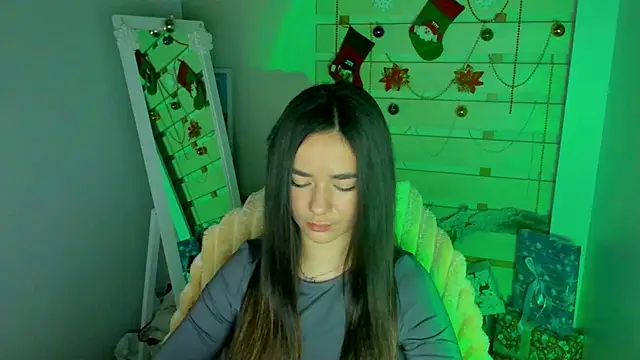 Bella XO online show from 5, 12, 2025