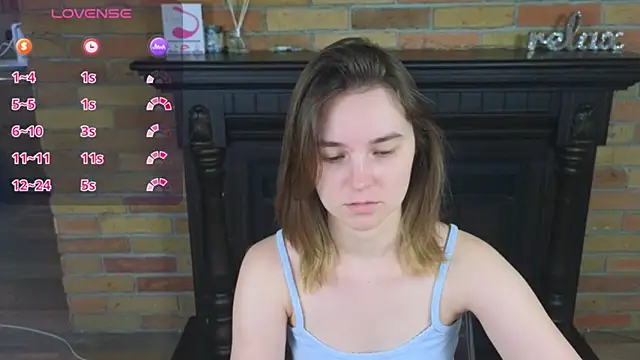 Snapshot of Ellie_Sunset chatting on 19, 6, 2026 Ellie Sunset online show from 19, 6, 2026