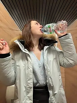 Snapshot of Dina_Tease chatting on 9, 2, 2026 Dina Tease online show from 9, 2, 2026