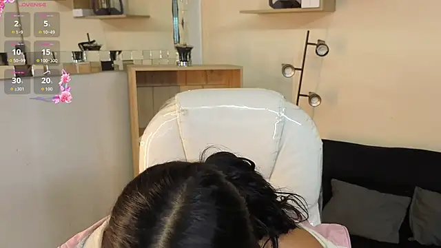 Saray reyes online show from 21, 11, 2025