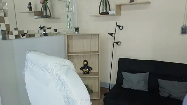 Saray reyes online show from 12, 11, 2025