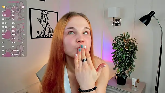 OdetteHarwick online show from 18, 3, 2025