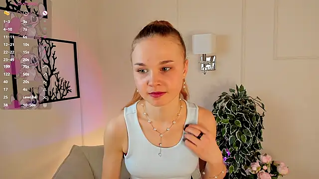 OdetteHarwick online show from 20, 3, 2025