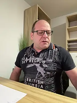 coupleLatinaLovers online show from 20, 2, 2025