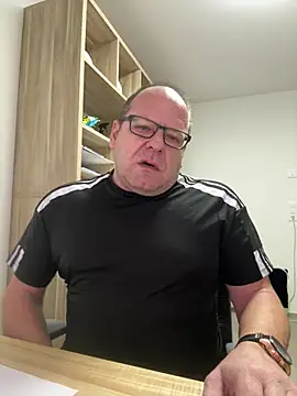 coupleLatinaLovers online show from 15, 1, 2026