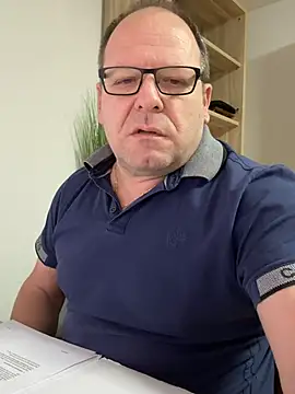 coupleLatinaLovers online show from 7, 2, 2025