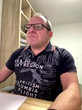 coupleLatinaLovers online show from 27, 11, 2025