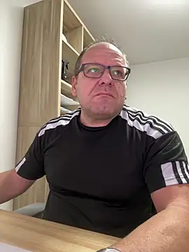 coupleLatinaLovers online show from 31, 10, 2025