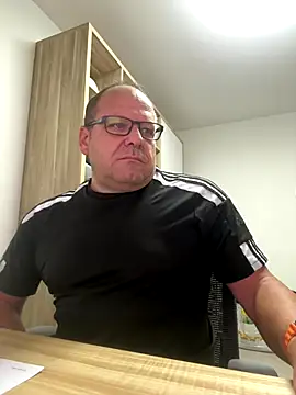 coupleLatinaLovers online show from 15, 9, 2025