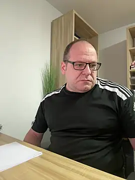 coupleLatinaLovers online show from 23, 1, 2025