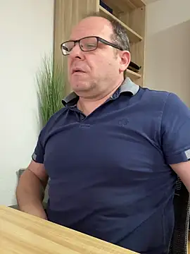 coupleLatinaLovers online show from 7, 2, 2025