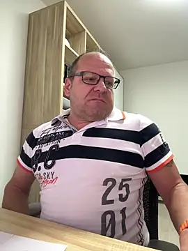 coupleLatinaLovers online show from 13, 10, 2025