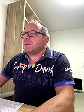 coupleLatinaLovers online show from 7, 10, 2025