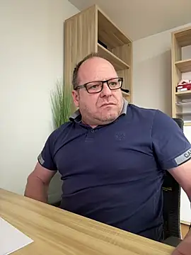 coupleLatinaLovers online show from 21, 1, 2025